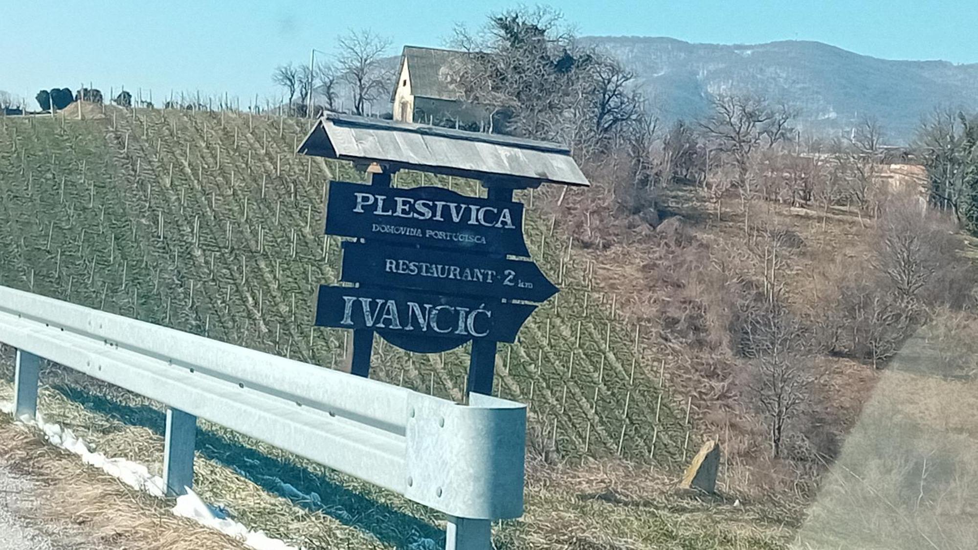 Holiday Home Nature Plesivica ヤストレバースコ エクステリア 写真