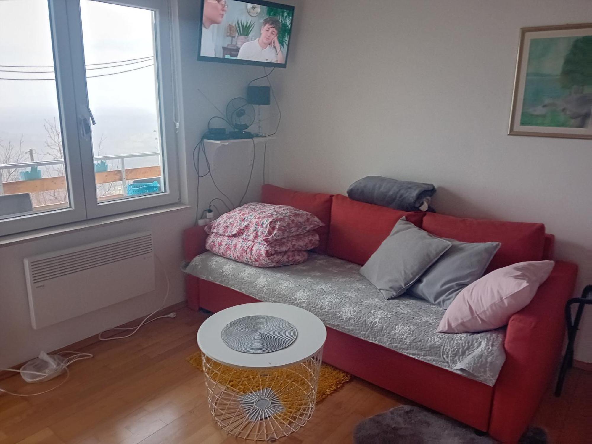 Holiday Home Nature Plesivica ヤストレバースコ エクステリア 写真